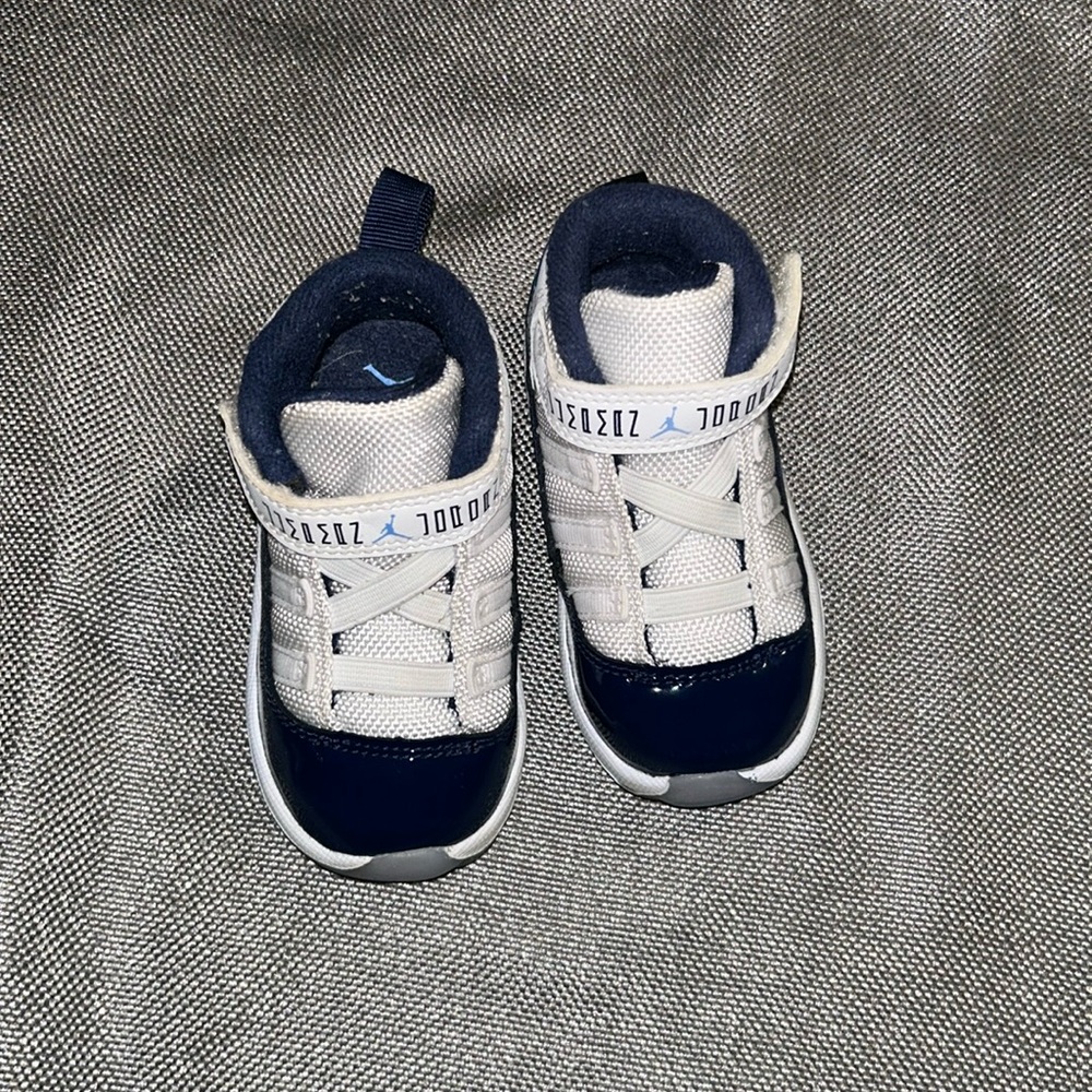 Jordan 11 Low UnC Win Like 82 Toddler size 5c